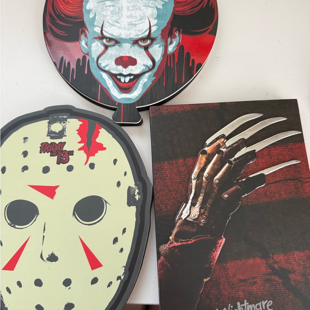 Source Unknown Horror-Themed Eyeshadow Palette Set